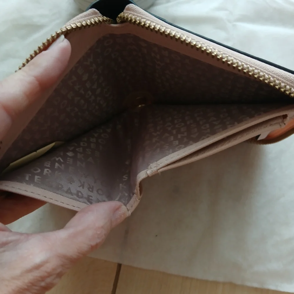 Kate Spade Blush Pale Pink & Black Wallet With Gold Accent! - Picture 5 of 8